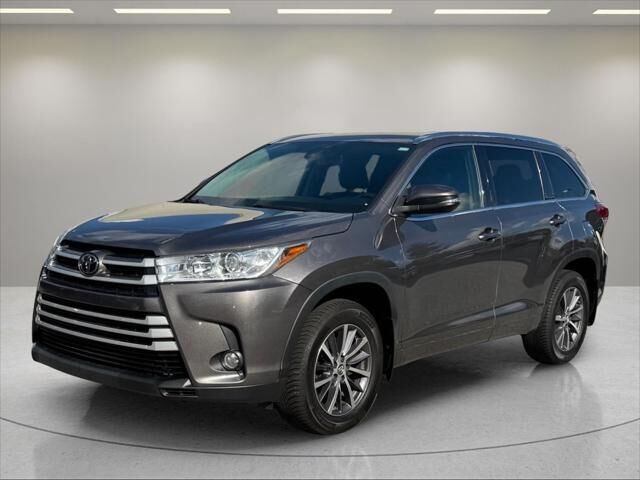 2018 Toyota Highlander XLE — photo 1 of 1