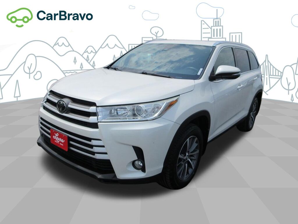 2019 Toyota Highlander XLE — photo 1 of 6