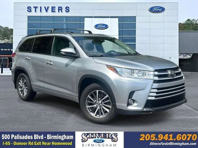 2018 Toyota Highlander XLE — photo 1 of 13