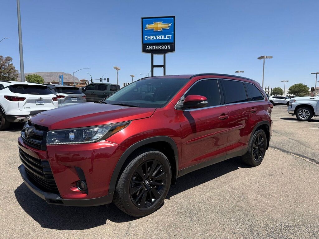 2019 Toyota Highlander SE — photo 1 of 13
