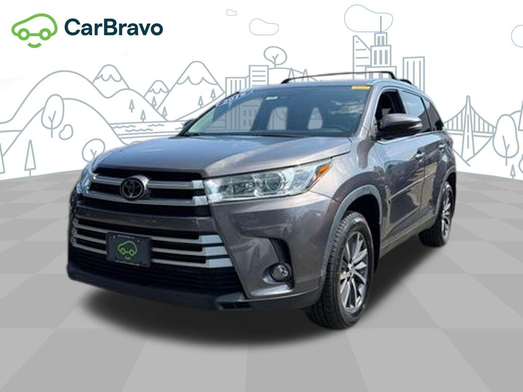 2019 Toyota Highlander XLE — photo 1 of 6