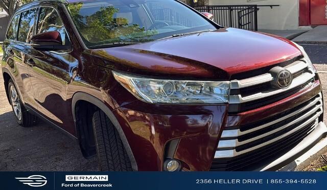 2019 Toyota Highlander SE