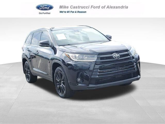 2019 Toyota Highlander SE