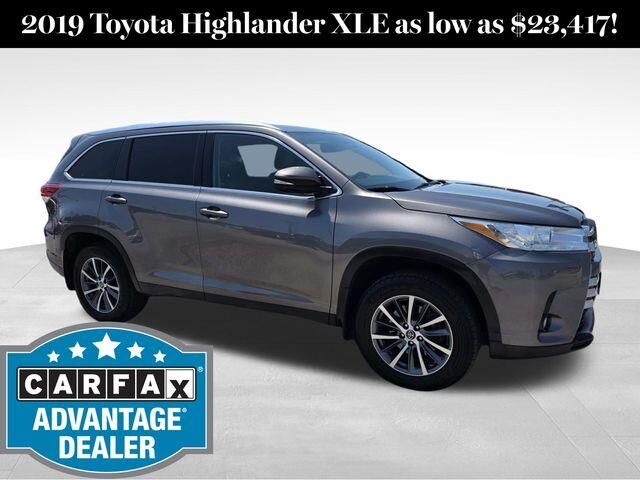 2019 Toyota Highlander XLE — photo 1 of 1