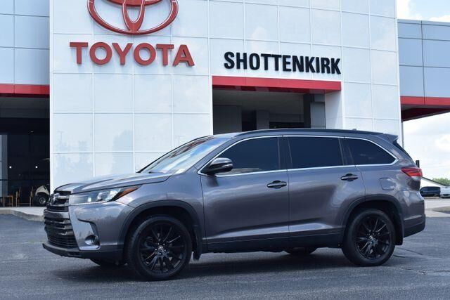 2019 Toyota Highlander SE