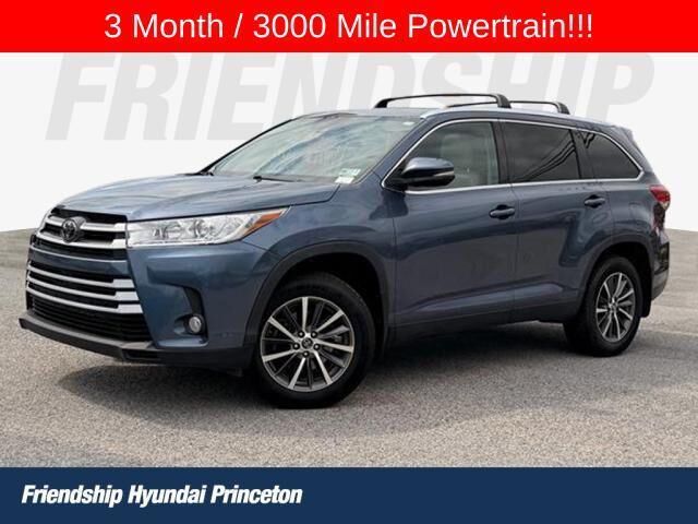 2019 Toyota Highlander XLE — photo 1 of 10