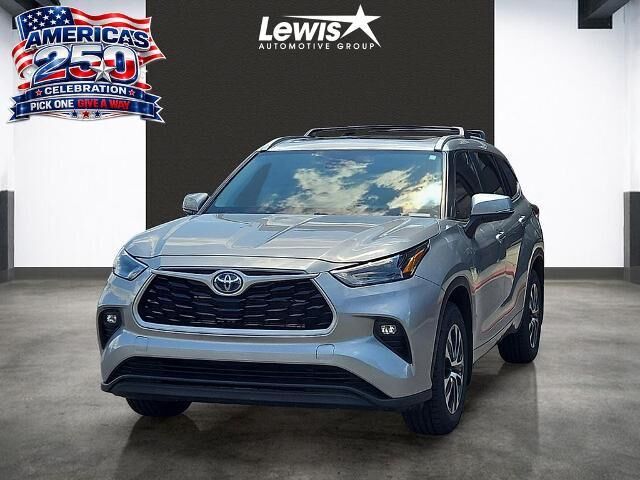 2023 Toyota Highlander Hybrid XLE