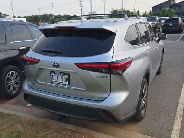 2023 Toyota Highlander Hybrid XLE