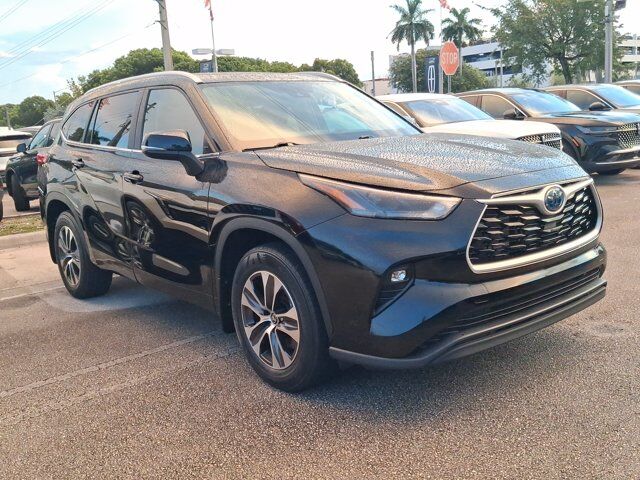 2023 Toyota Highlander Hybrid XLE