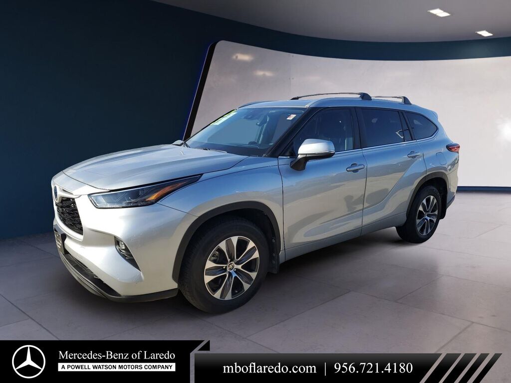 2023 Toyota Highlander XLE — photo 1 of 13