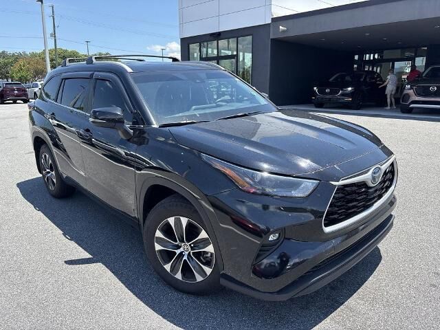 2024 Toyota Highlander Hybrid XLE