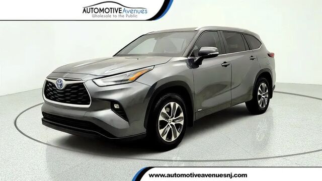 2024 Toyota Highlander Hybrid XLE Nightshade