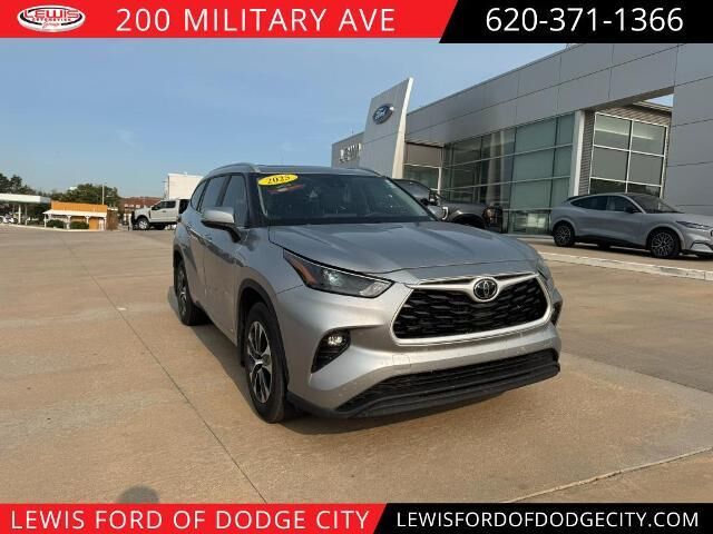 2025 Toyota Highlander Hybrid XLE
