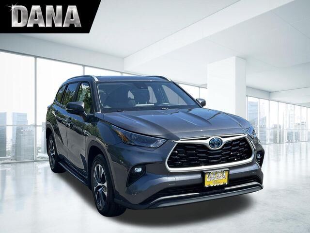 2023 Toyota Highlander Hybrid XLE
