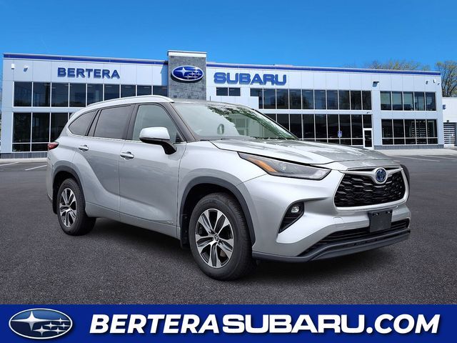 2023 Toyota Highlander Hybrid XLE