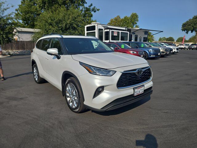 2023 Toyota Highlander XLE