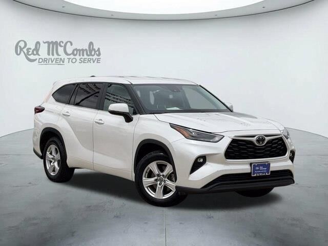 2025 Toyota Highlander LE