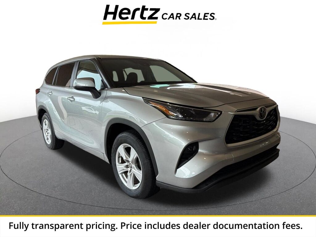 2025 Toyota Highlander LE — photo 1 of 1