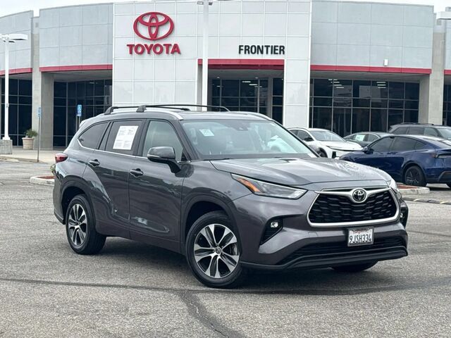 2023 Toyota Highlander LE