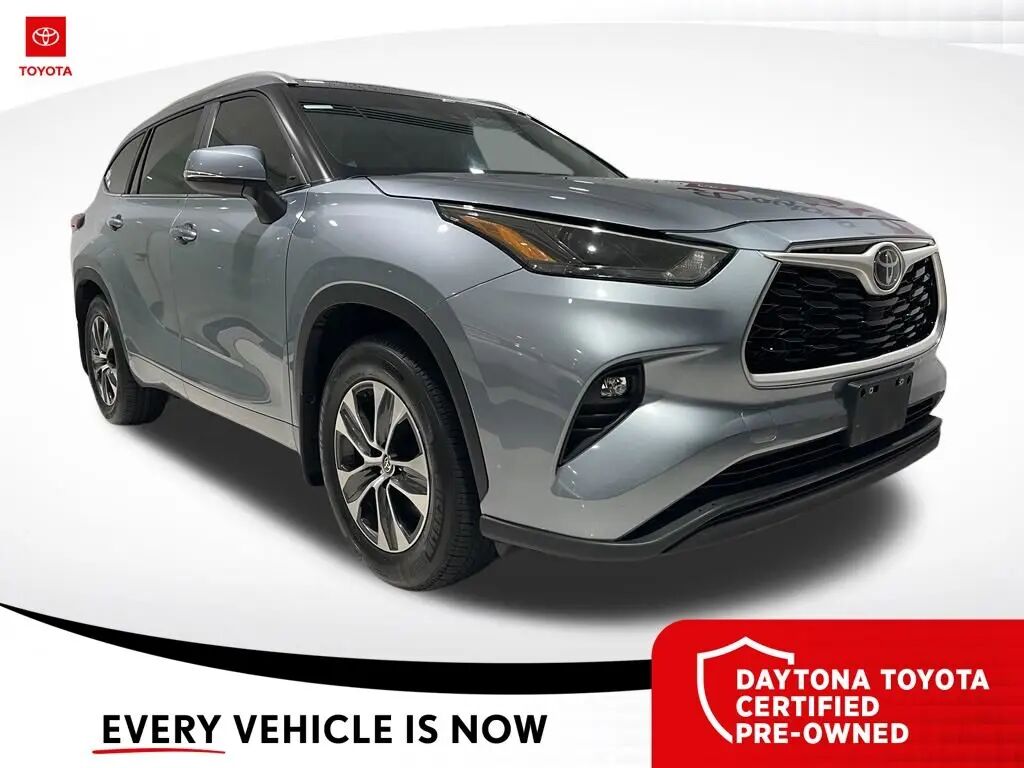 2024 Toyota Highlander XLE — photo 1 of 10