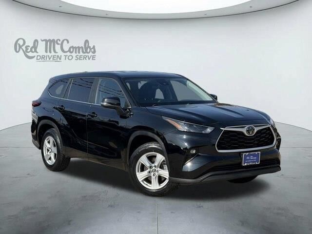 2025 Toyota Highlander LE