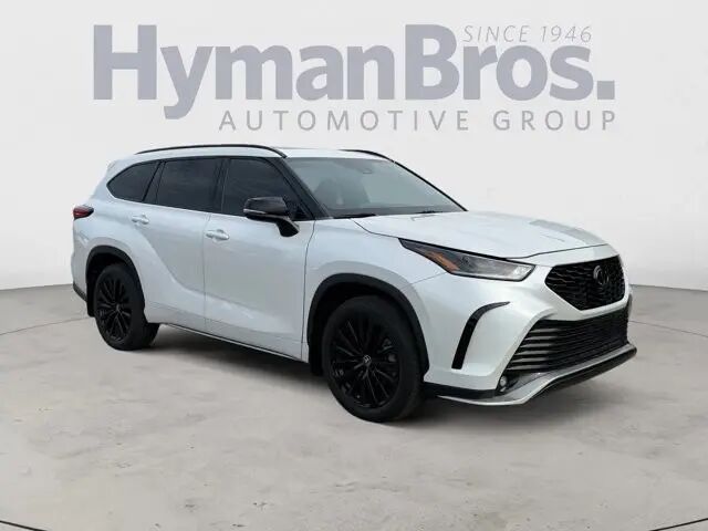 2023 Toyota Highlander Platinum — photo 1 of 13