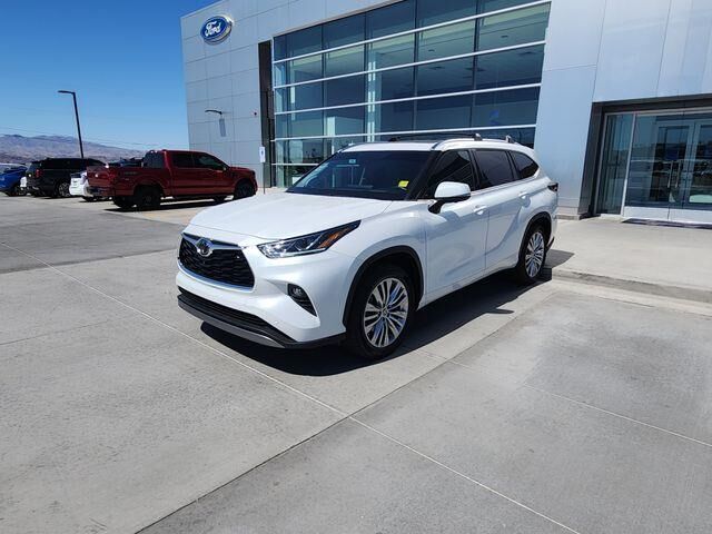 2024 Toyota Highlander Platinum