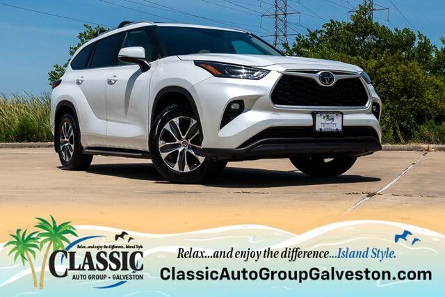 2023 Toyota Highlander LE