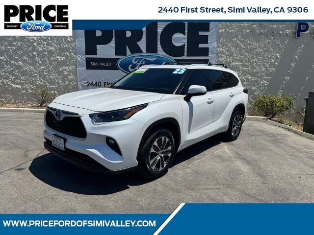 2025 Toyota Highlander LE