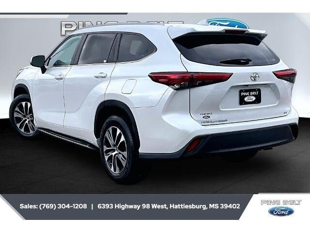 2023 Toyota Highlander LE