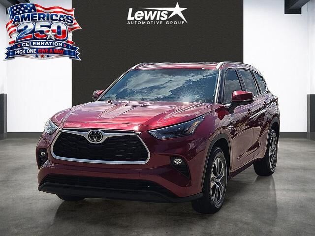 2023 Toyota Highlander LE