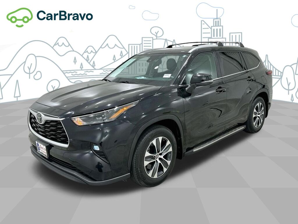 2024 Toyota Highlander XLE — photo 1 of 7