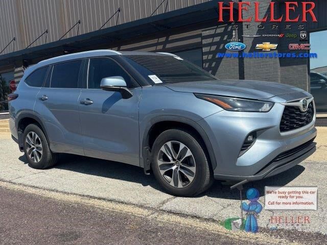 2024 Toyota Highlander LE