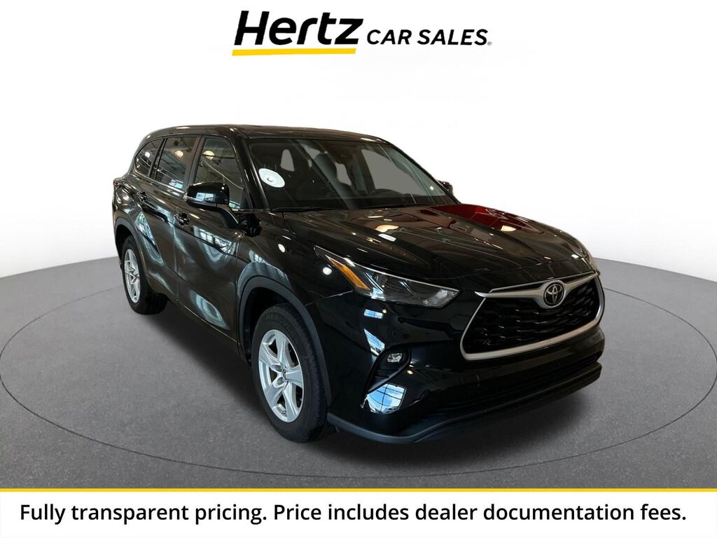 2025 Toyota Highlander LE — photo 1 of 1