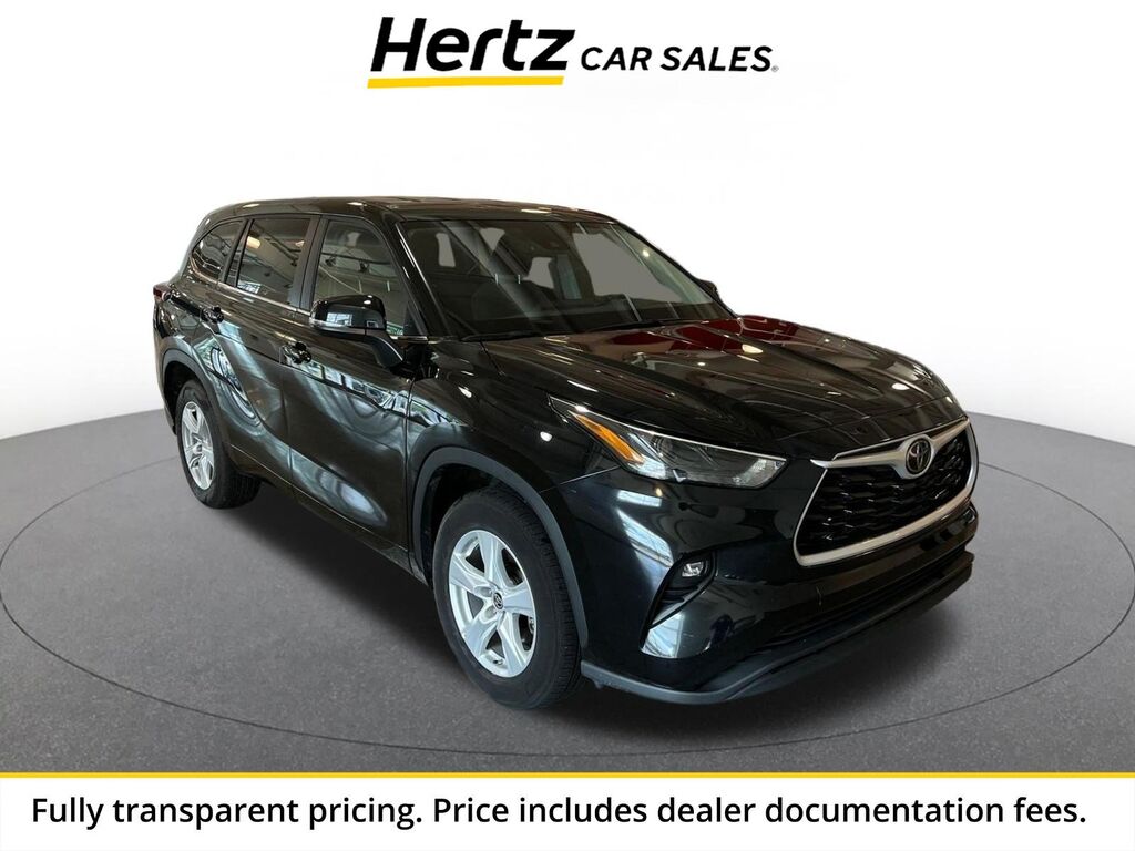 2025 Toyota Highlander LE — photo 1 of 1