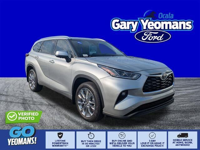 2024 Toyota Highlander Limited — photo 1 of 1
