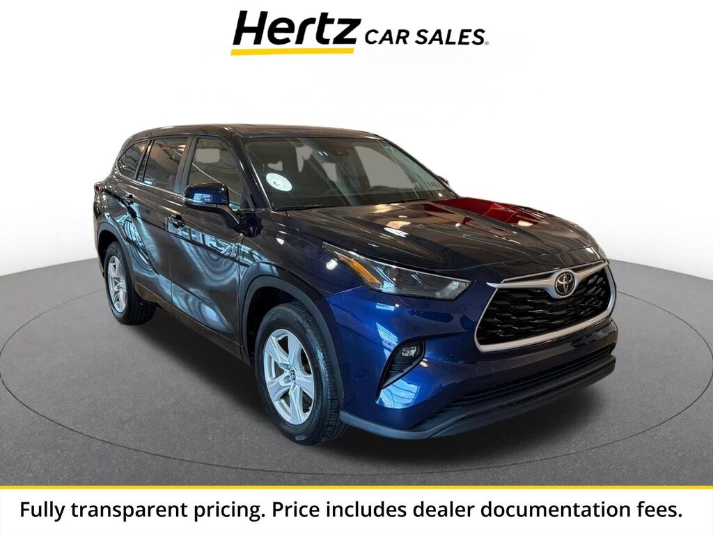 2025 Toyota Highlander LE — photo 1 of 1