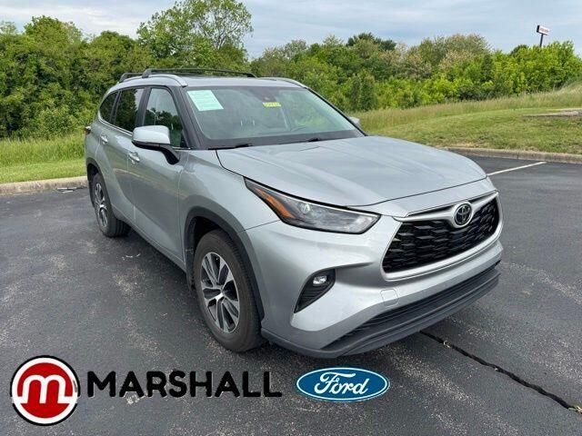 2023 Toyota Highlander LE