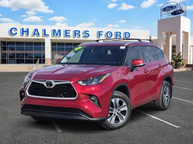 2023 Toyota Highlander LE