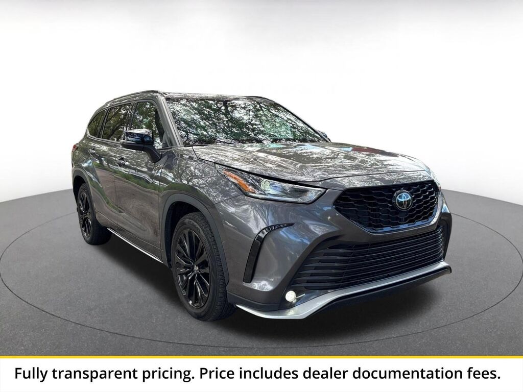 2025 Toyota Highlander XSE — photo 1 of 1