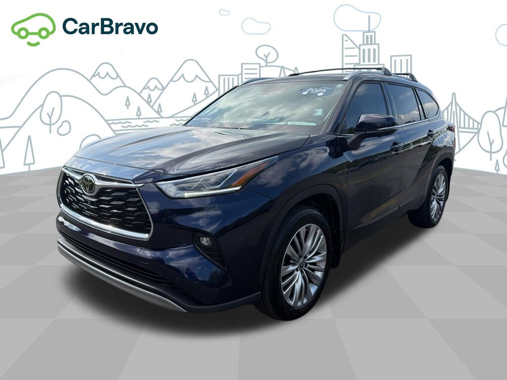 2025 Toyota Highlander LE — photo 1 of 6