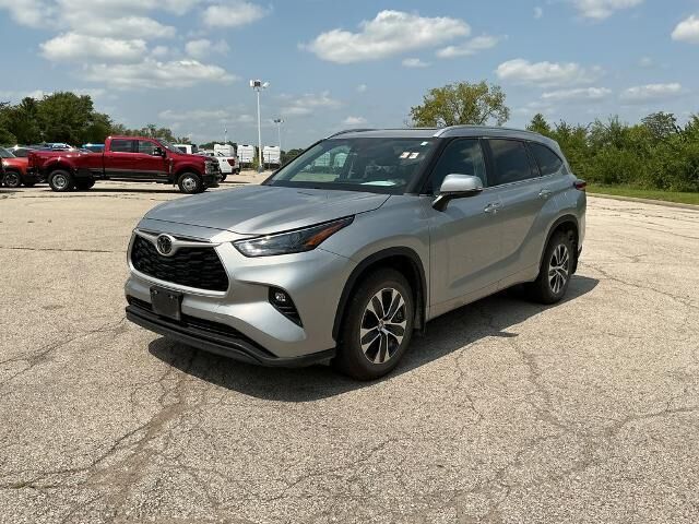 2023 Toyota Highlander LE
