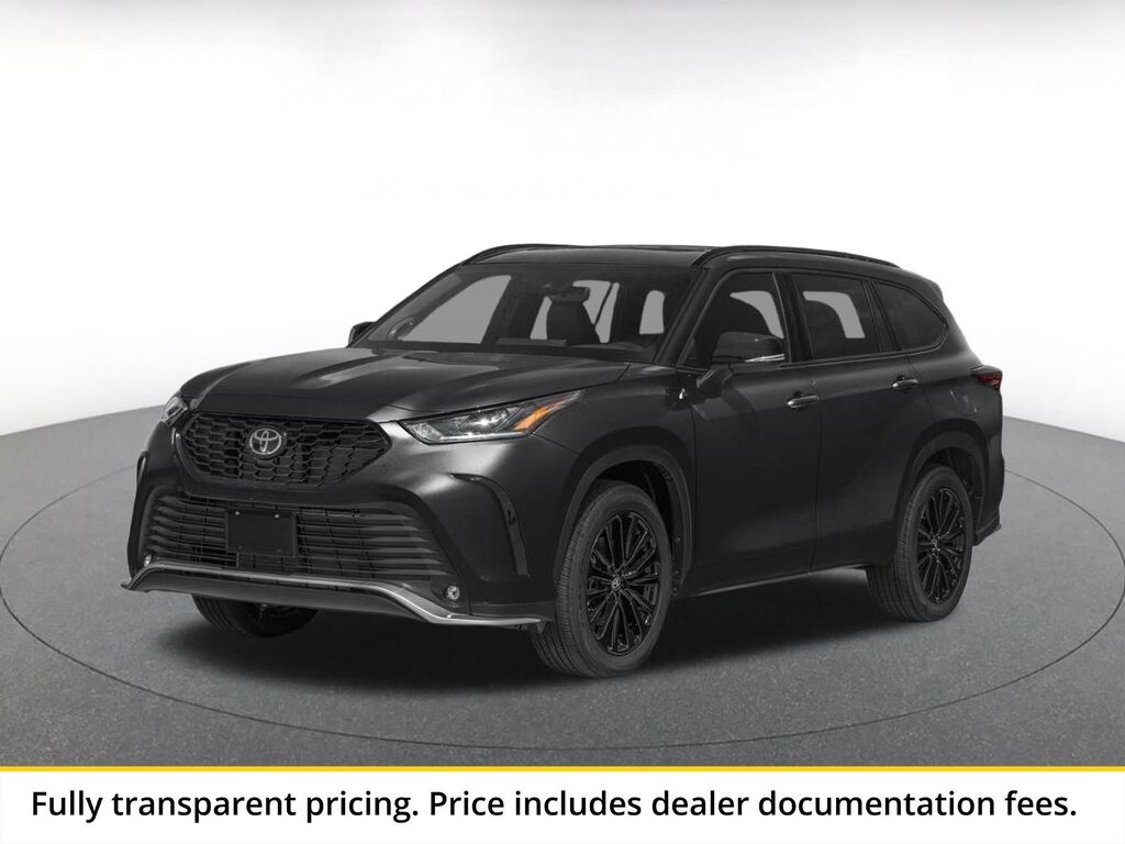 2025 Toyota Highlander LE — photo 1 of 4