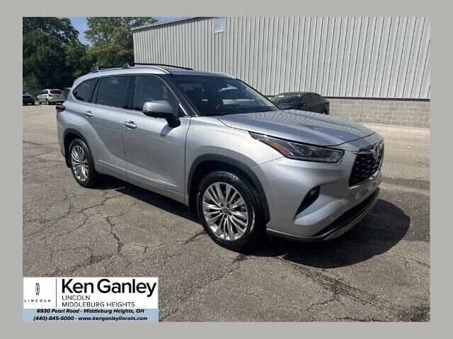 2025 Toyota Highlander Platinum