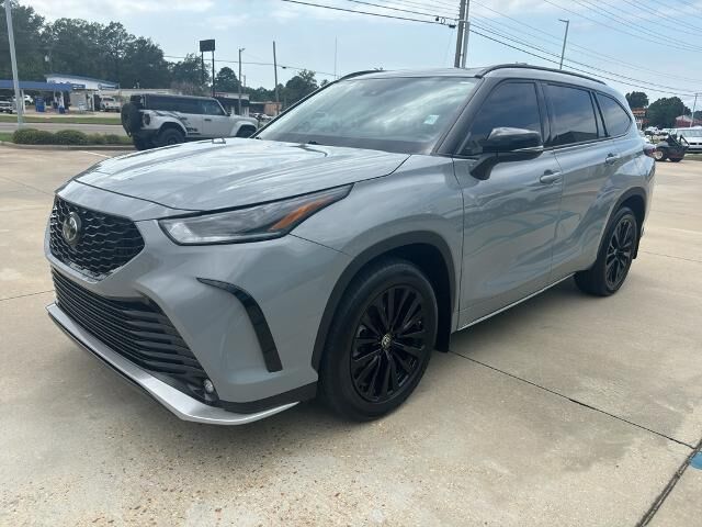2025 Toyota Highlander XSE