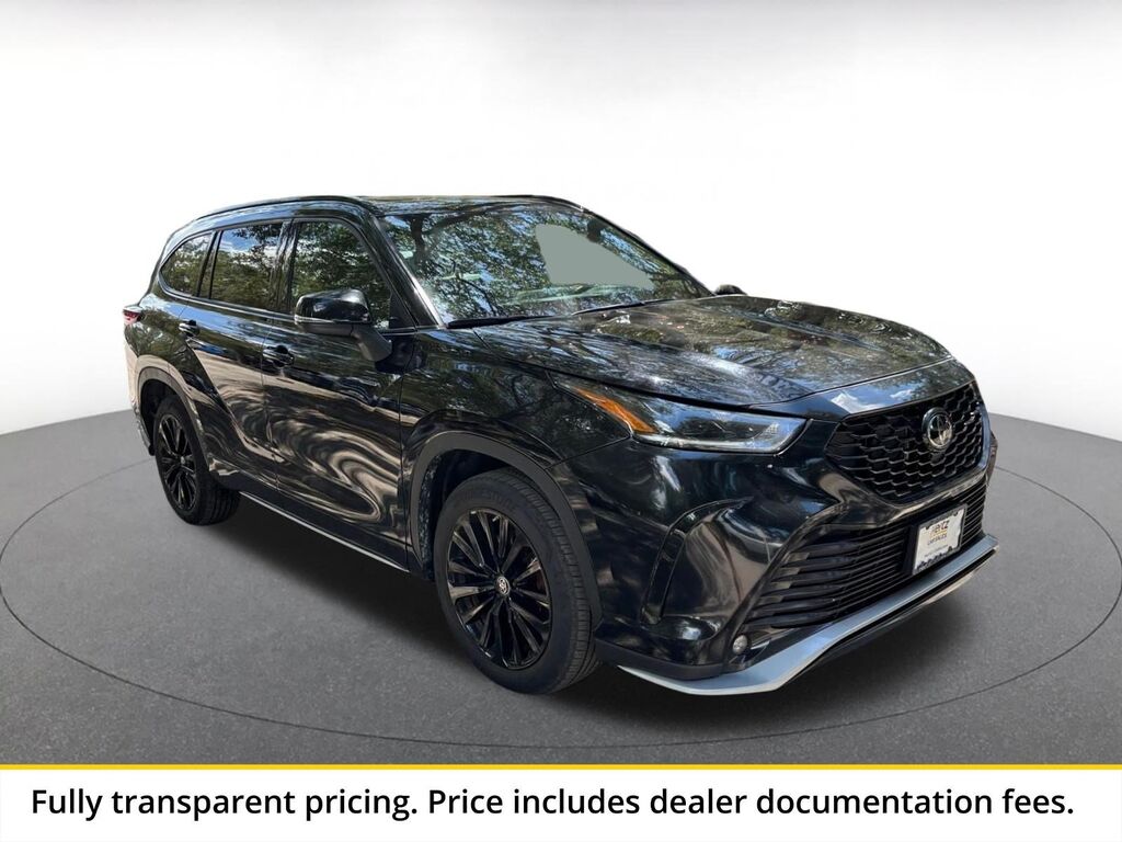 2025 Toyota Highlander XSE — photo 1 of 8