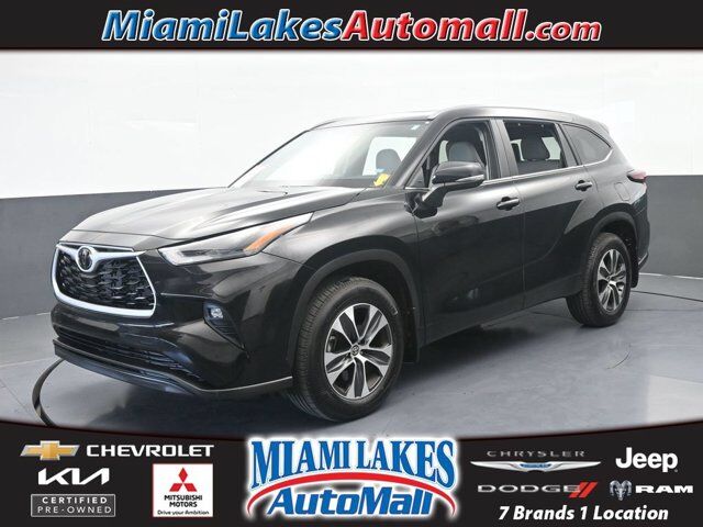 2026 Toyota Highlander XLE — photo 1 of 13
