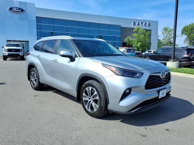 2025 Toyota Highlander LE
