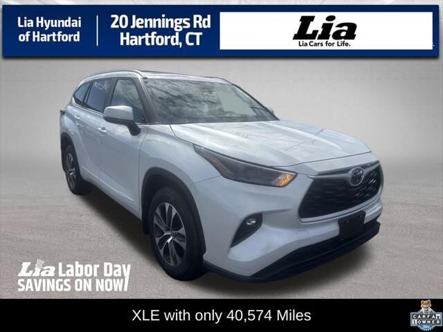 2023 Toyota Highlander XLE — photo 1 of 13