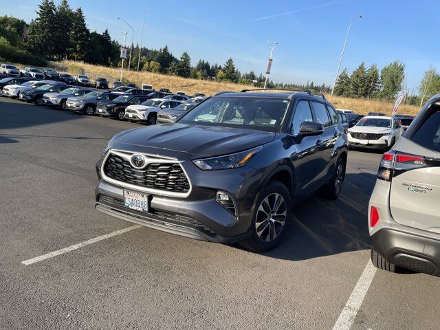 2025 Toyota Highlander XLE